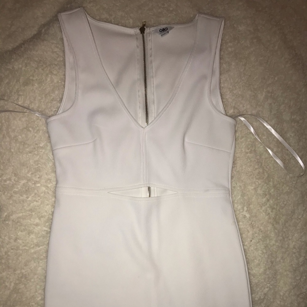 Guess - White Bodycon Dress - Small - Never Worn
